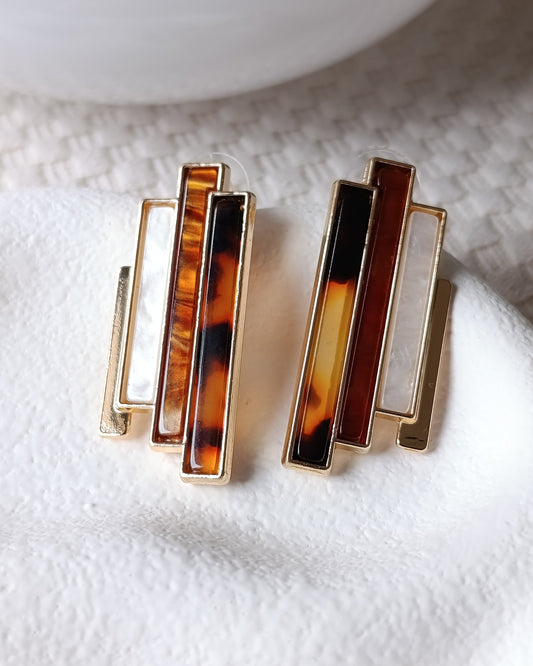 Shadiva Leopar ve Sedef Detaylı Geometrik Gold Küpe