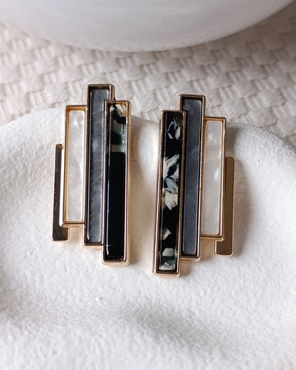 Shadiva Gri ve Sedef Detaylı Geometrik Gold Küpe