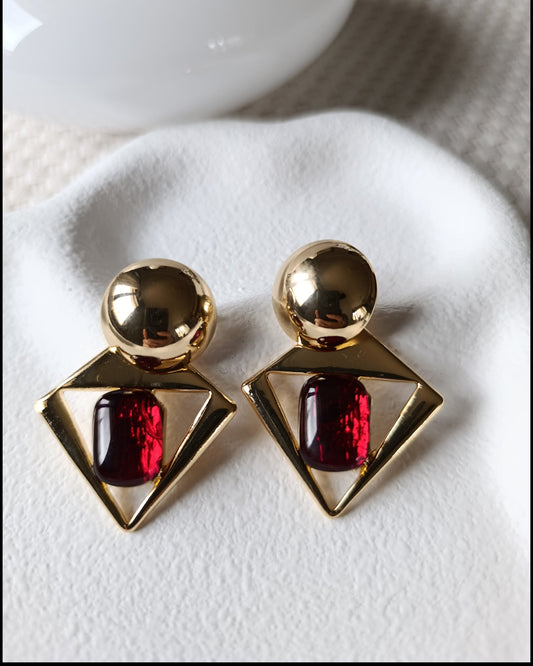 Shadiva Bordo Mine Detaylı Altın Rengi Geometrik Küpe