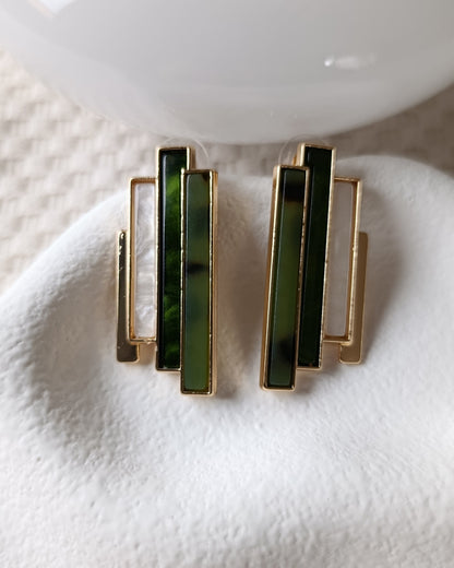 Shadiva Yeşil ve Sedef Detaylı Geometrik Gold Küpe