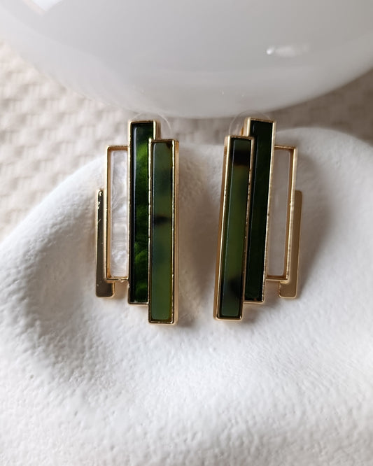 Shadiva Yeşil ve Sedef Detaylı Geometrik Gold Küpe