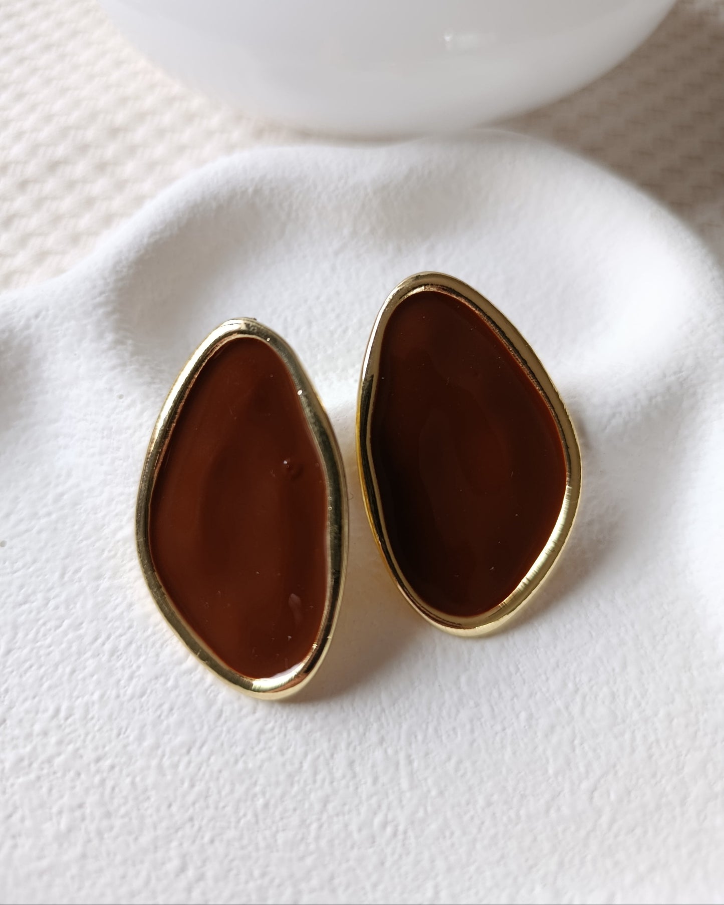 Shadiva Altın Kaplama Kahverengi Taşlı Vintage Tasarım Küpe