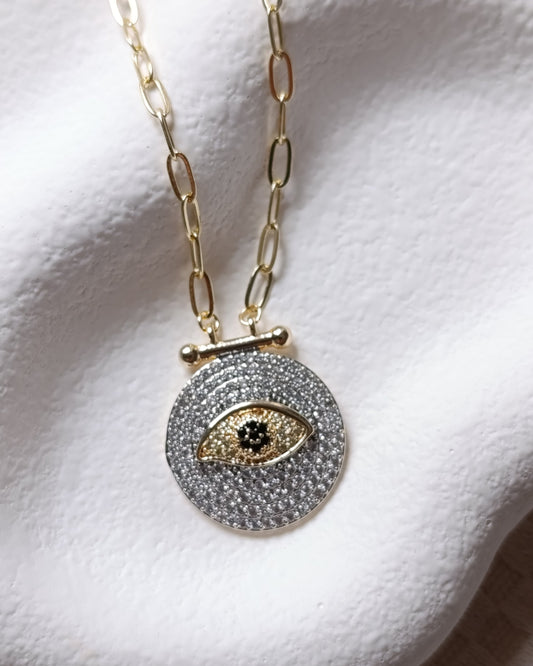 Shadiva Minimalist Göz Figürlü Madalyon Kolye