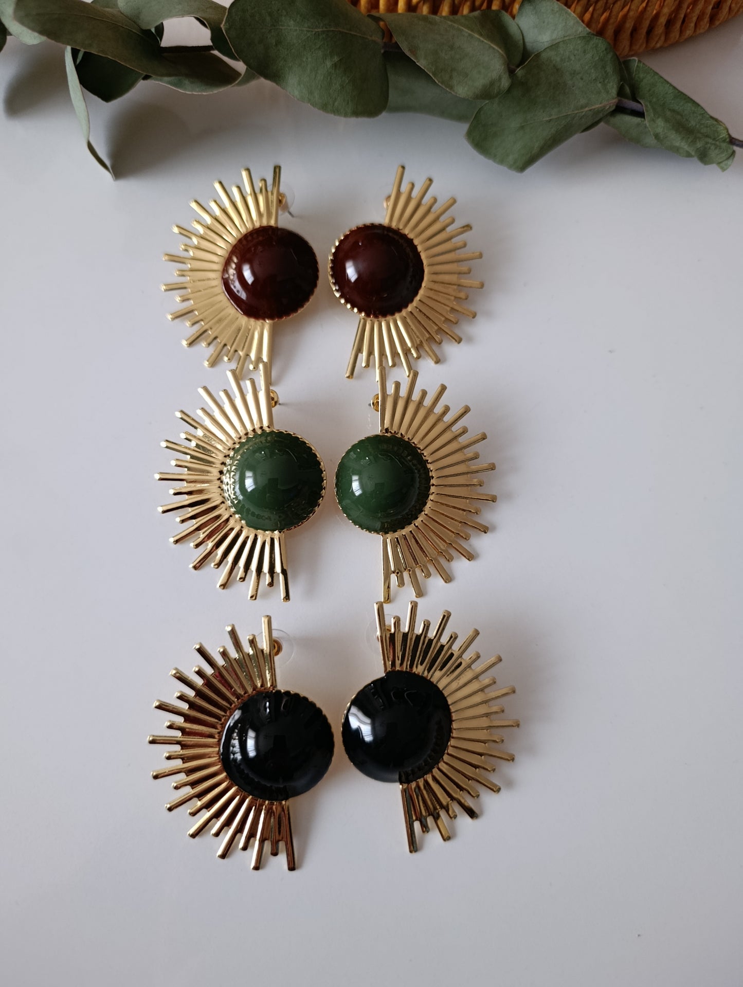 Shadiva Güneş Formlu Siyah Taşlı Gold Küpe