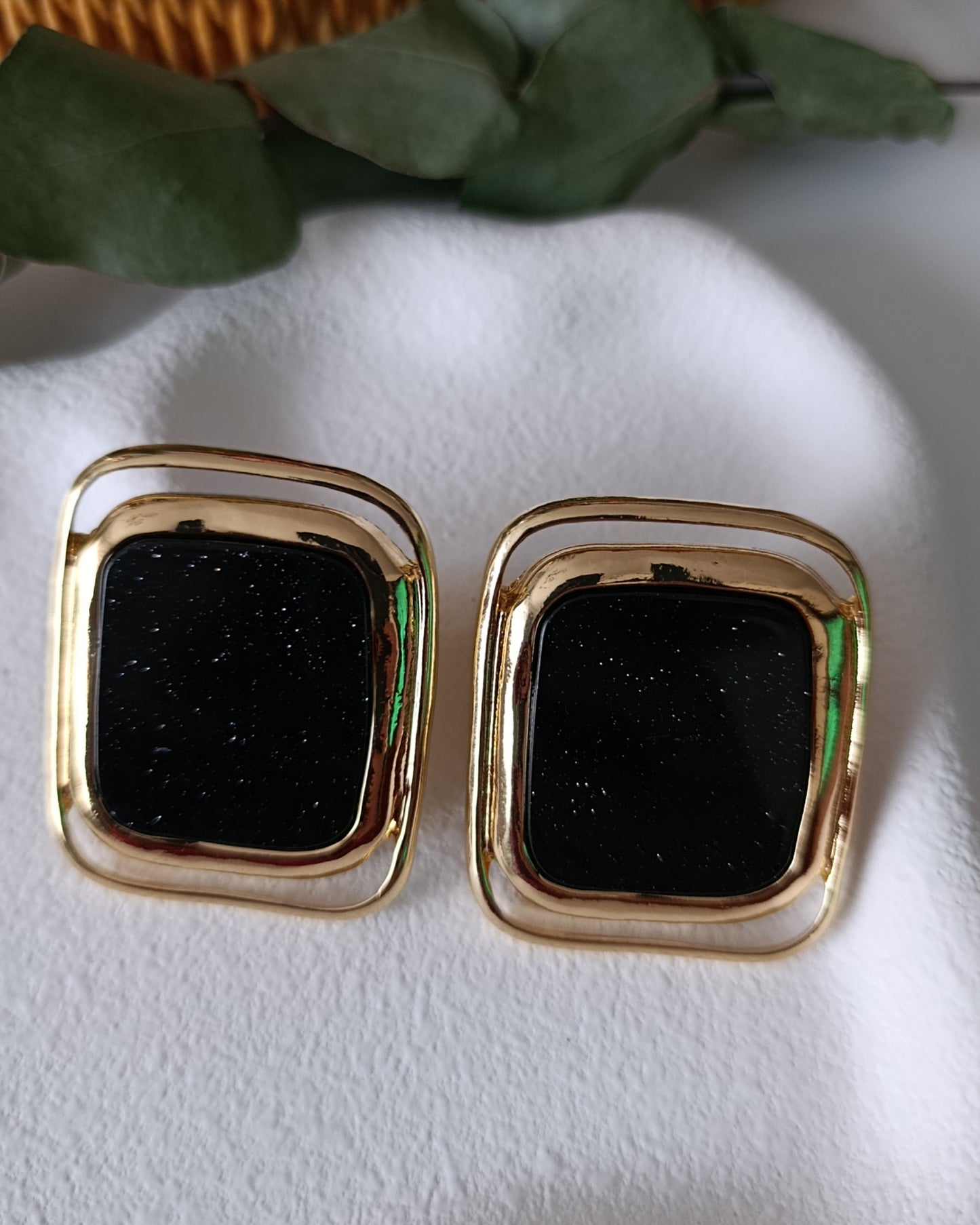 Shadiva Retro Siyah Kare Küpe