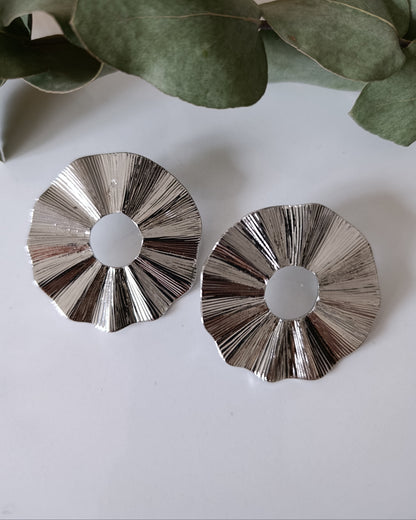 Shadiva Dalgalı Dokulu  Silver Modern Halka Küpe