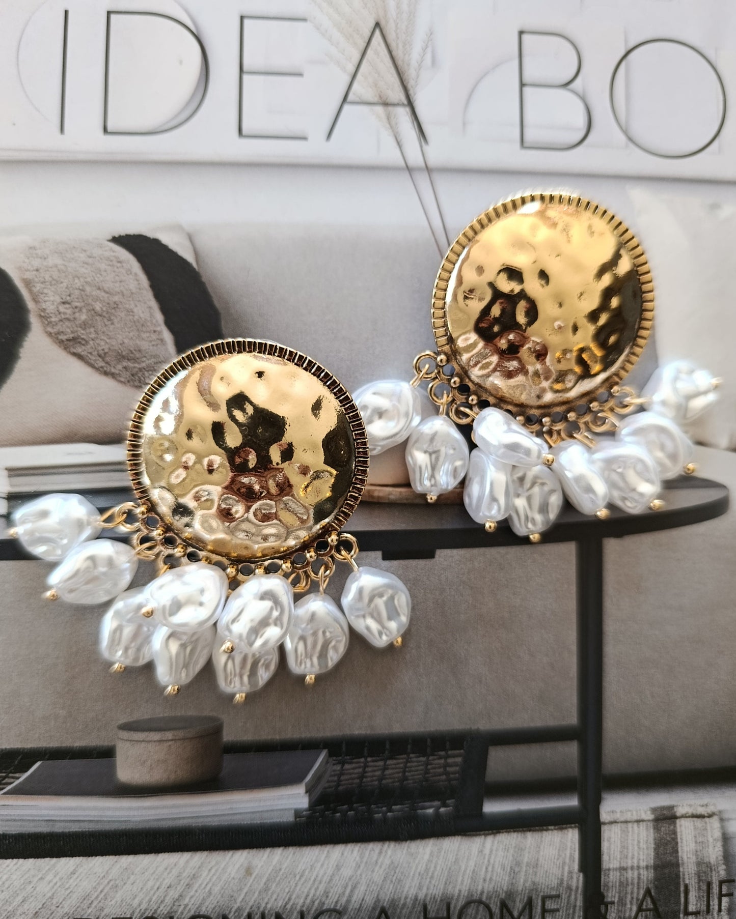 Shadiva Antik Gold Madalyon ve Barok İnci Detaylı Tasarım Küpe