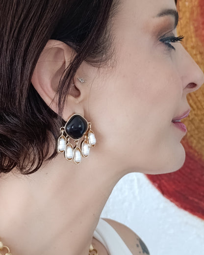 Shadiva Siyah Kare Taşlı ve İncili Sallantılı Vintage Küpe