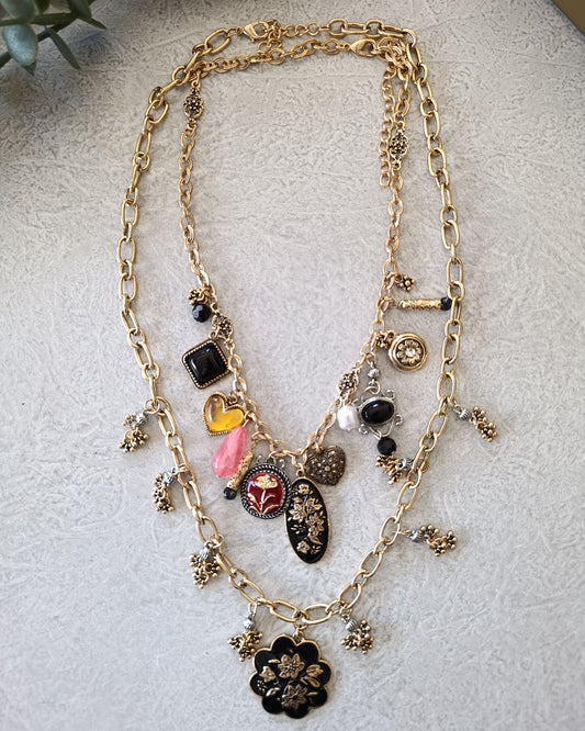Shadiva Vintage Stil Siyah Mine İşlemeli Madalyon Kolye