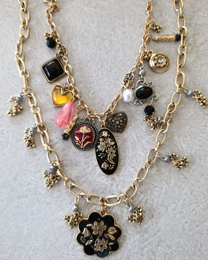 Shadiva Vintage Stil Siyah Mine İşlemeli Madalyon Kolye