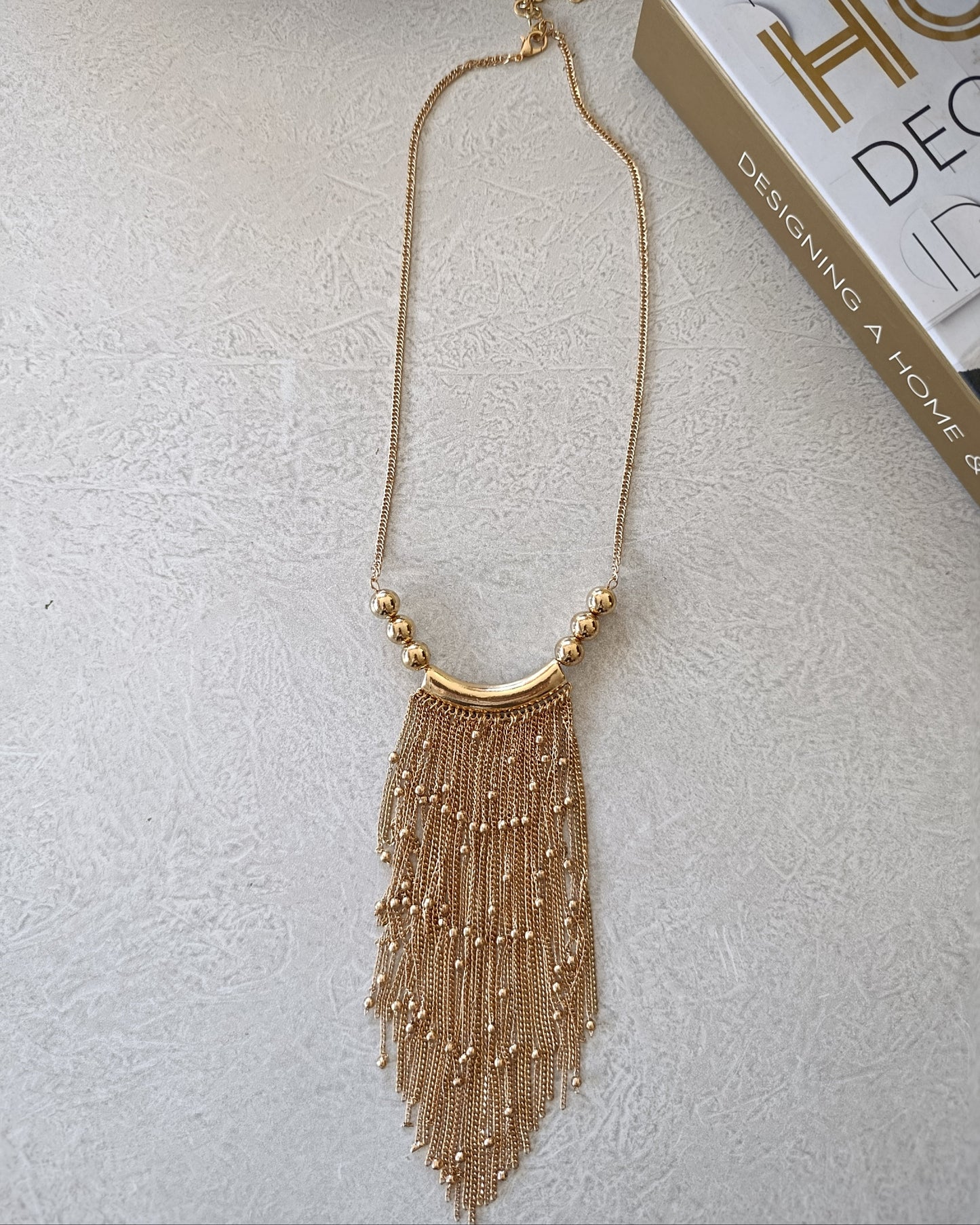 Shadiva Gold Zincir Sarkıtlı Modern Tasarım Kolye