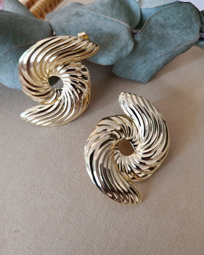 Shadiva Gold Fitilli Spiral Girdap Küpe
