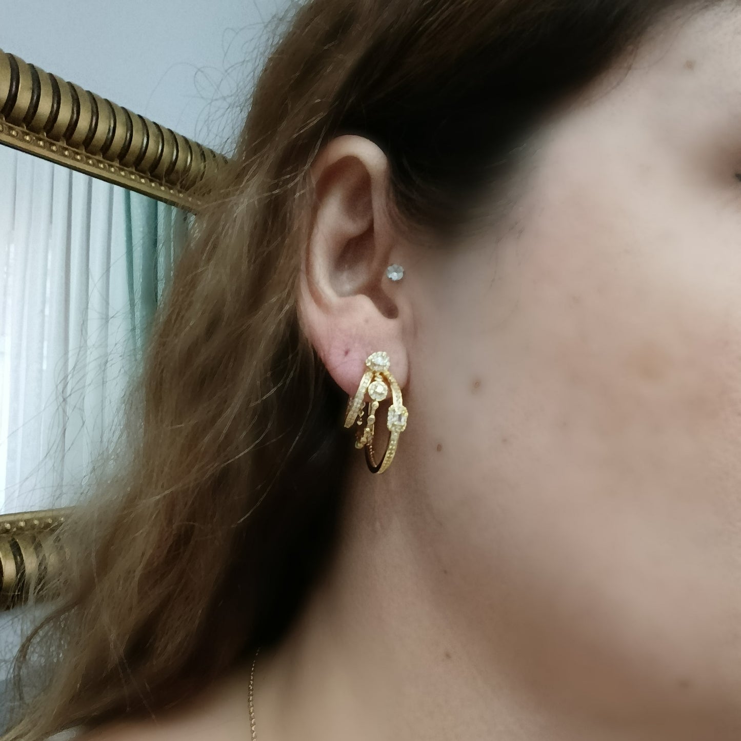 Shadiva Gold Zirkon Taşlı Üçlü Görünüm Küçük Boy Küpe